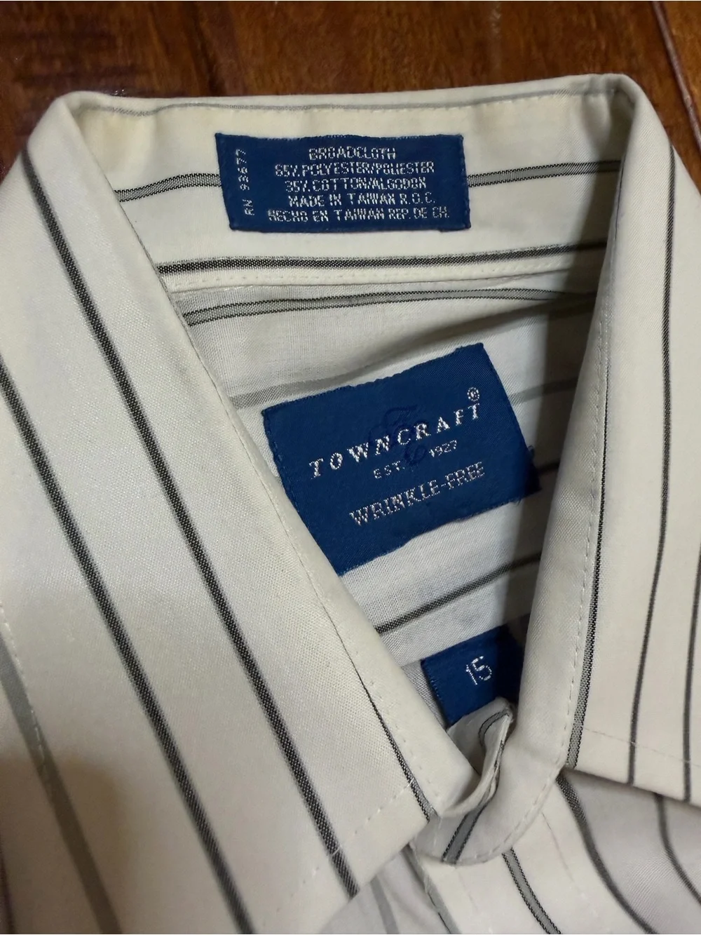 Towncraft White Short Sleeve Button-Down Shirt with Black Pinstripes sz. 15 neck